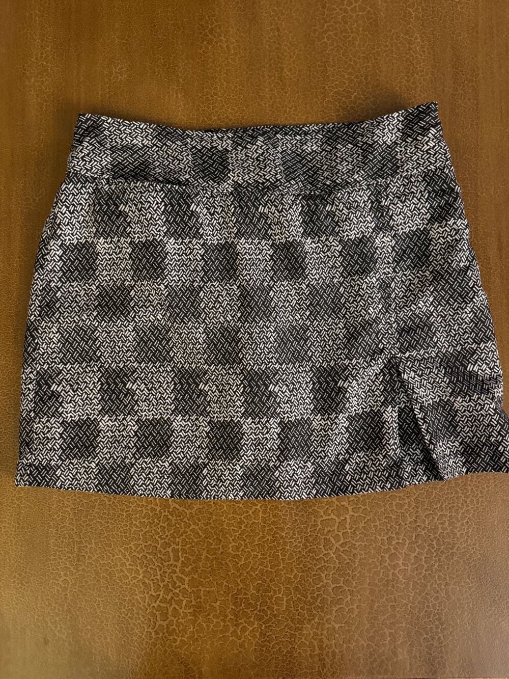 IZOD Golf Skort - Black & White Geometric Pattern Size 12
